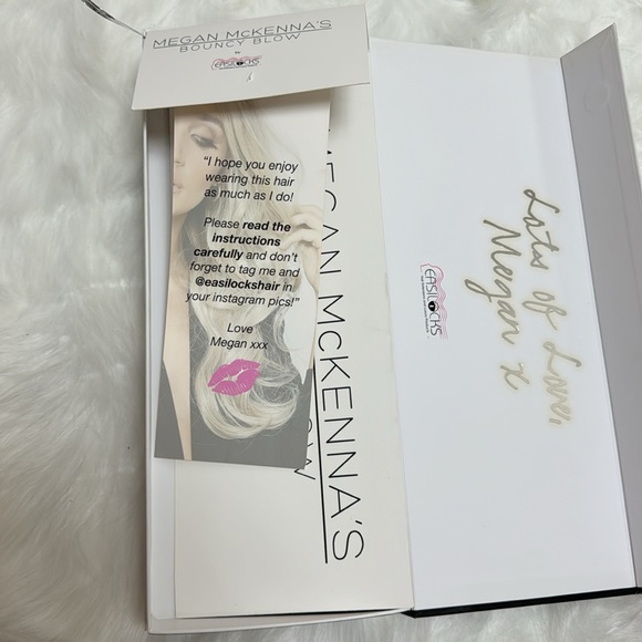 MEGAN'S MCKENNA’S BOUNCY BLOW HD FIBRE HAIR EXTENSIONS-14" & 22" Fudge Brownie - Picture 6 of 7